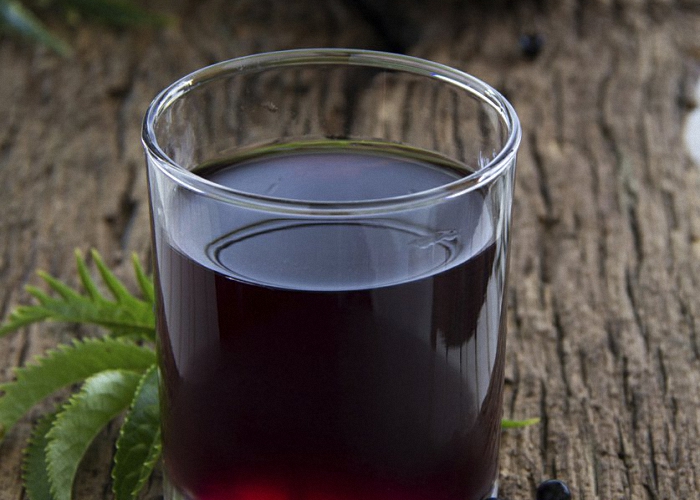 Сливовое вино с изюмом