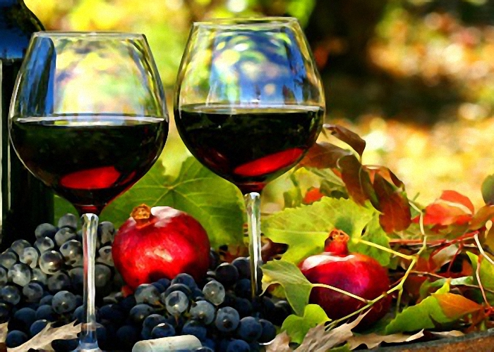 Красное сухое домашнее вино из винограда